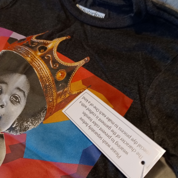 Graphic Tee with Crowned Child Design - Picture 5 of 5